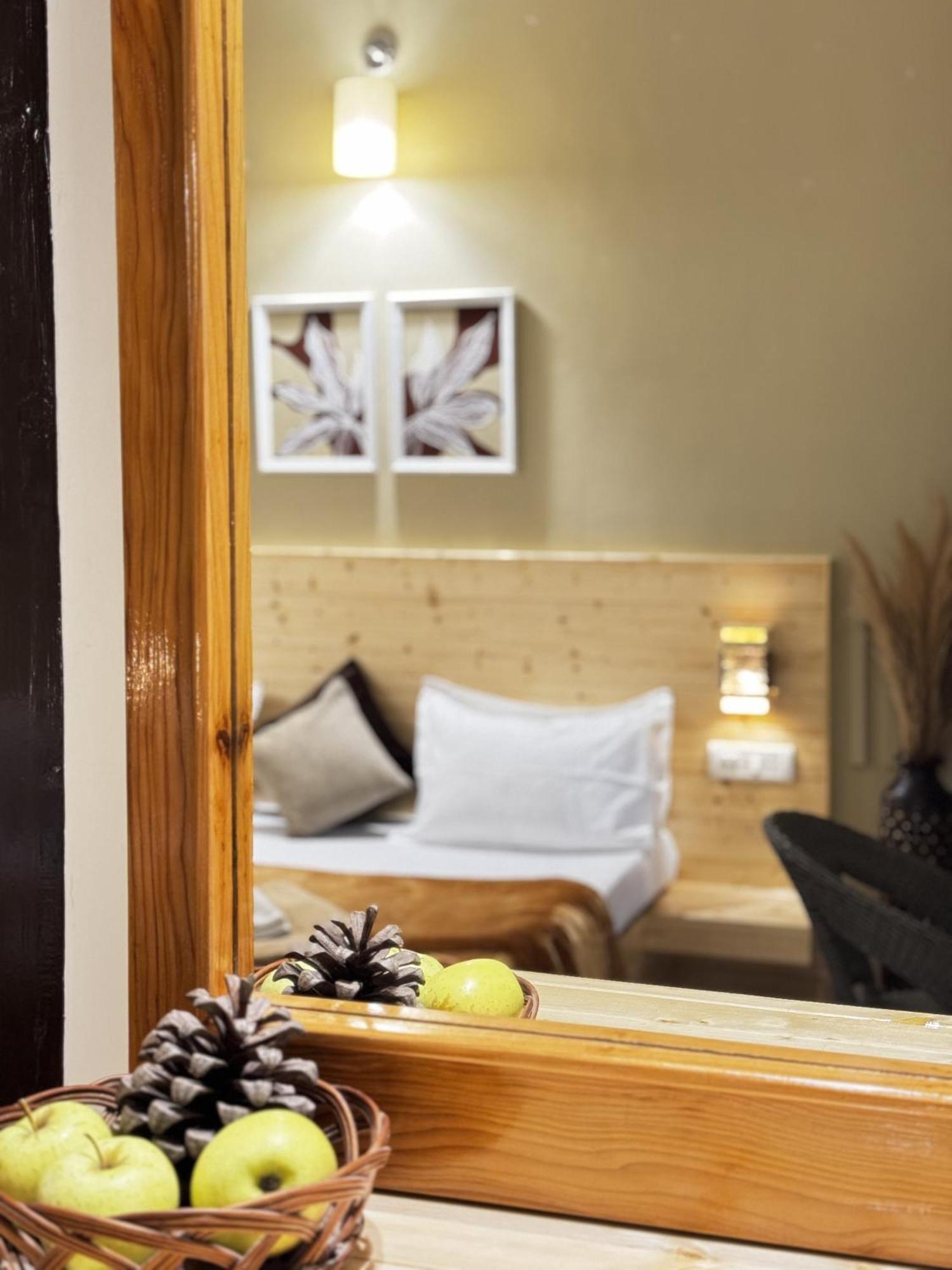 The Royal Orchard Kasol Hotel Exterior photo