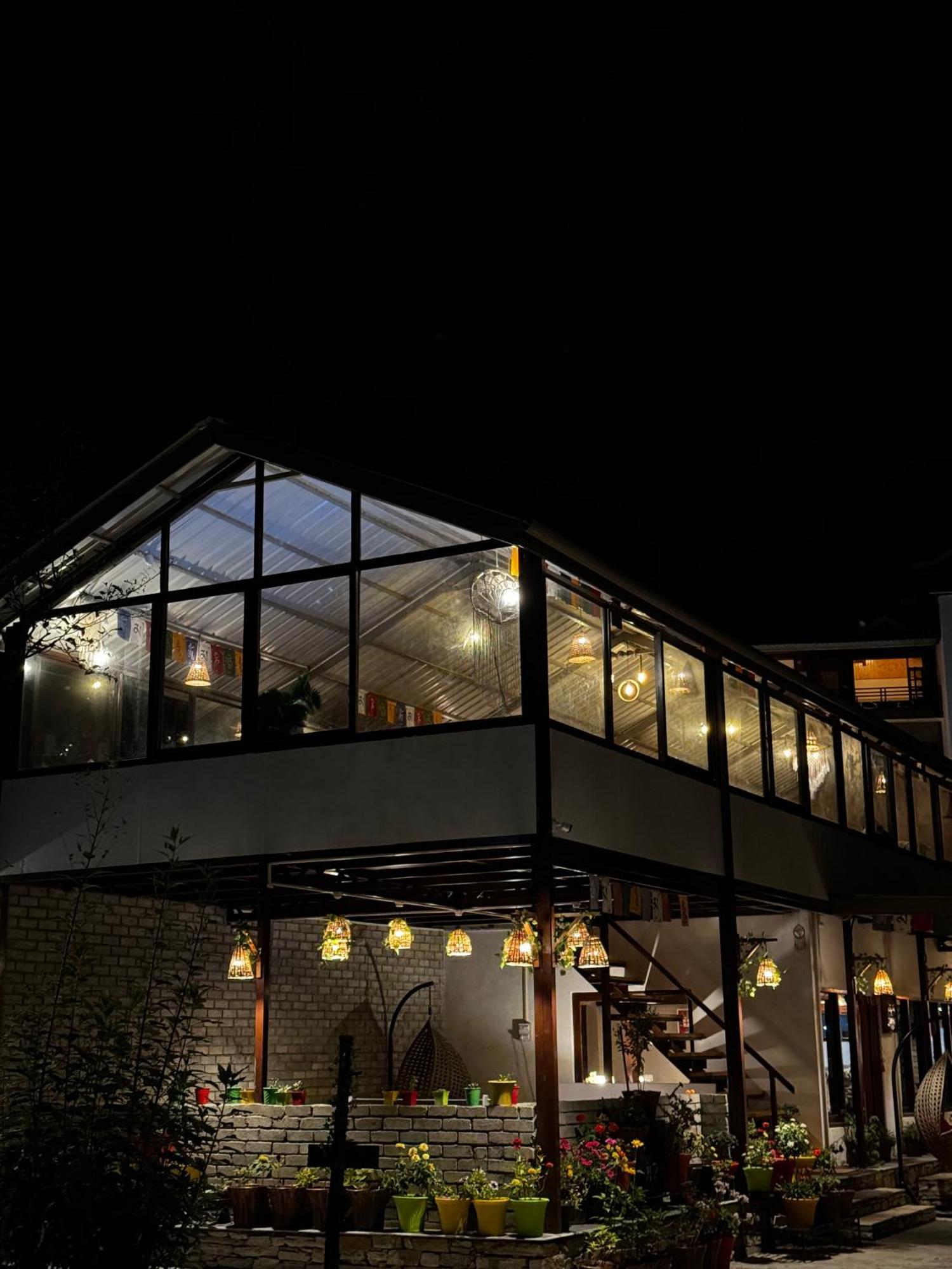 The Royal Orchard Kasol Hotel Exterior photo